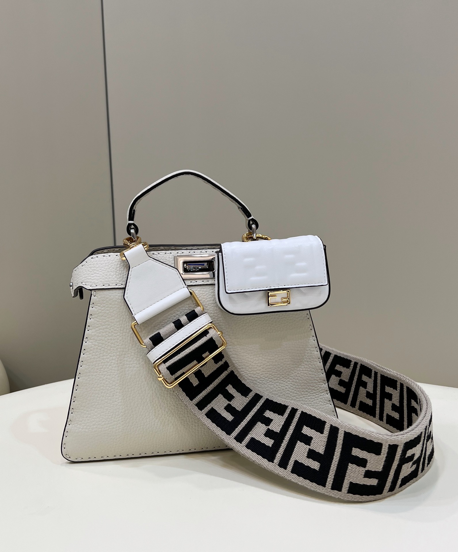 F**di peekaboo small bag