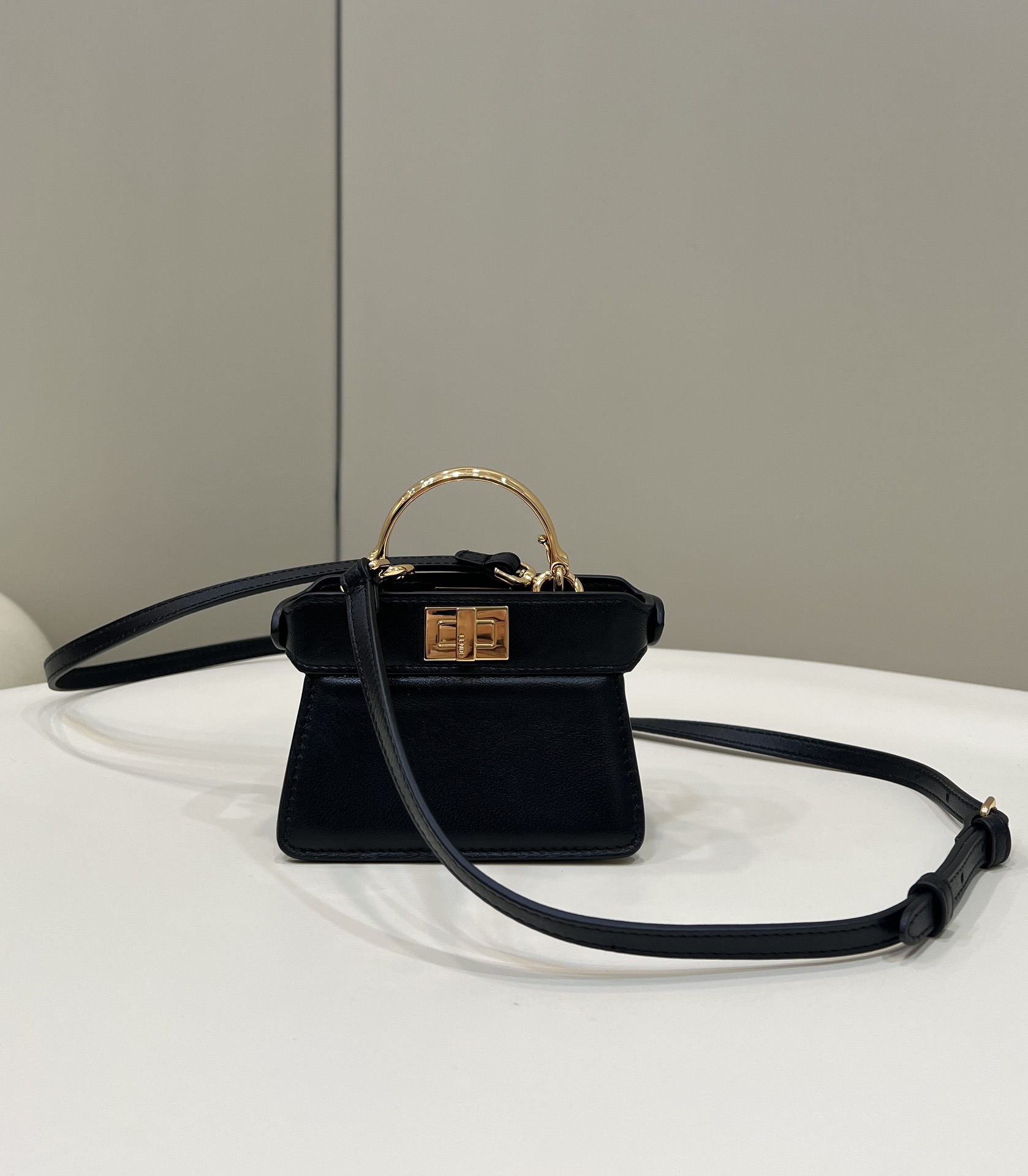 F**di nano peekaboo maxi handle