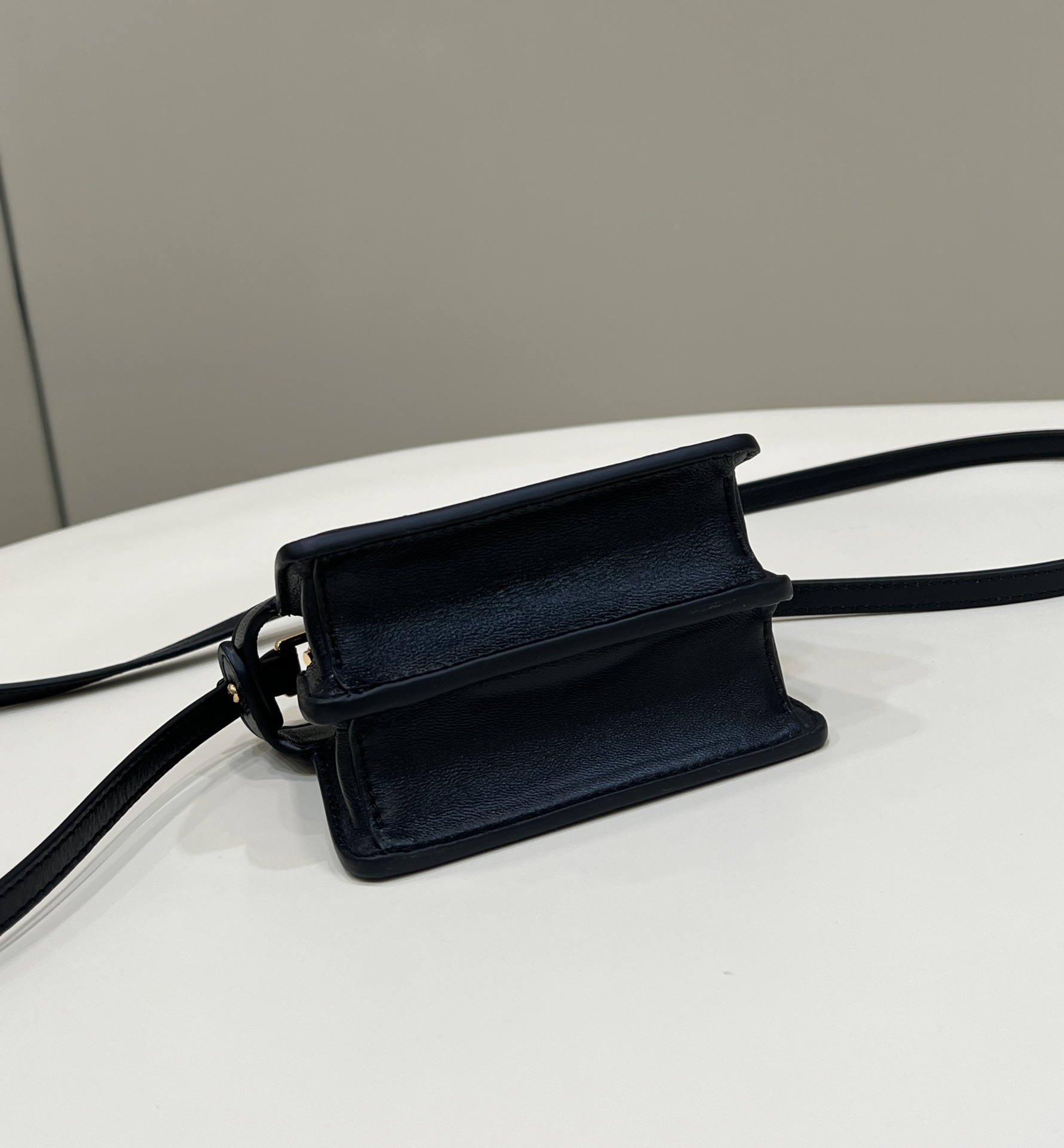 F**di nano peekaboo maxi handle