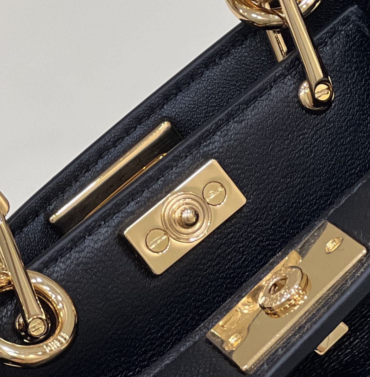 F**di nano peekaboo maxi handle