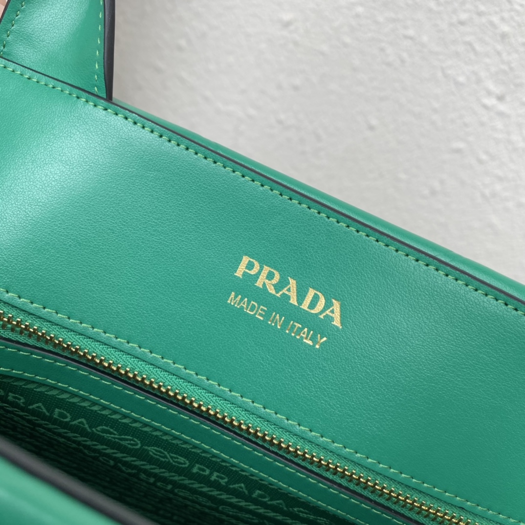 Pra*a large leather Pra*a symbole bag with topstitching