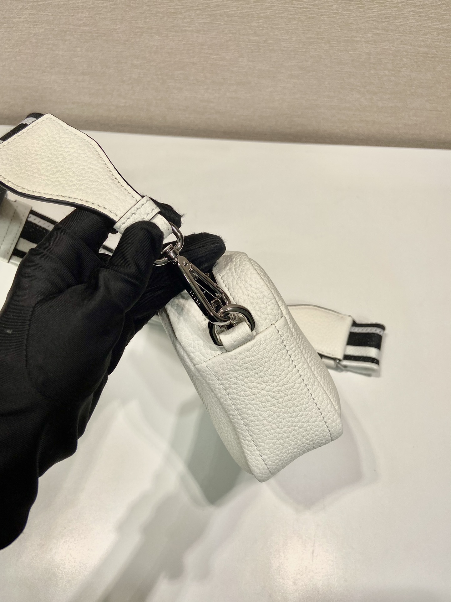 Pra*a small leather bag