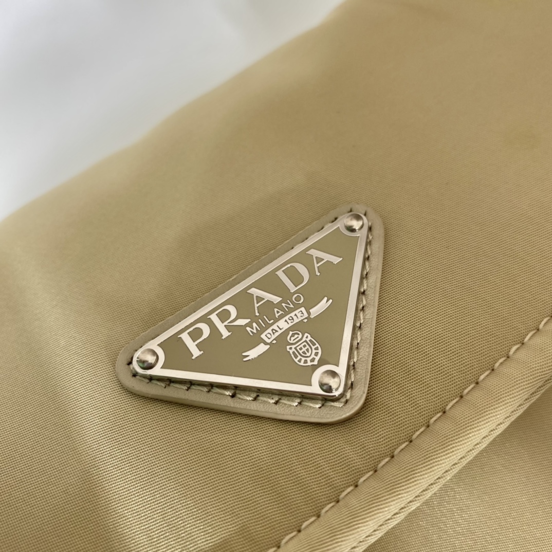 Pra*a small padded re-nylon shoulder bag