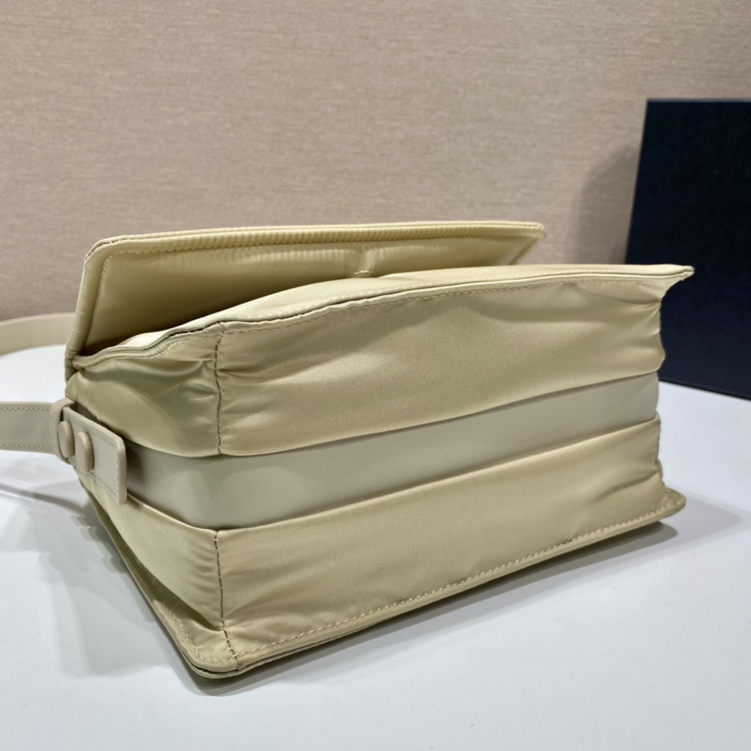 Pra*a small padded re-nylon shoulder bag