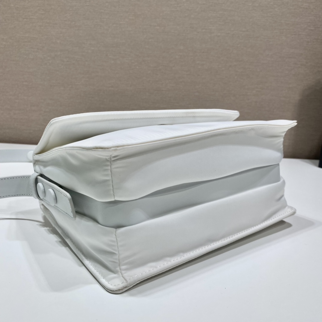 Pra*a small padded re-nylon shoulder bag