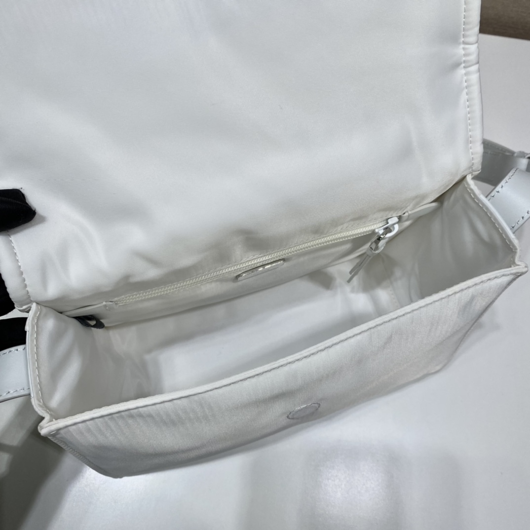 Pra*a small padded re-nylon shoulder bag