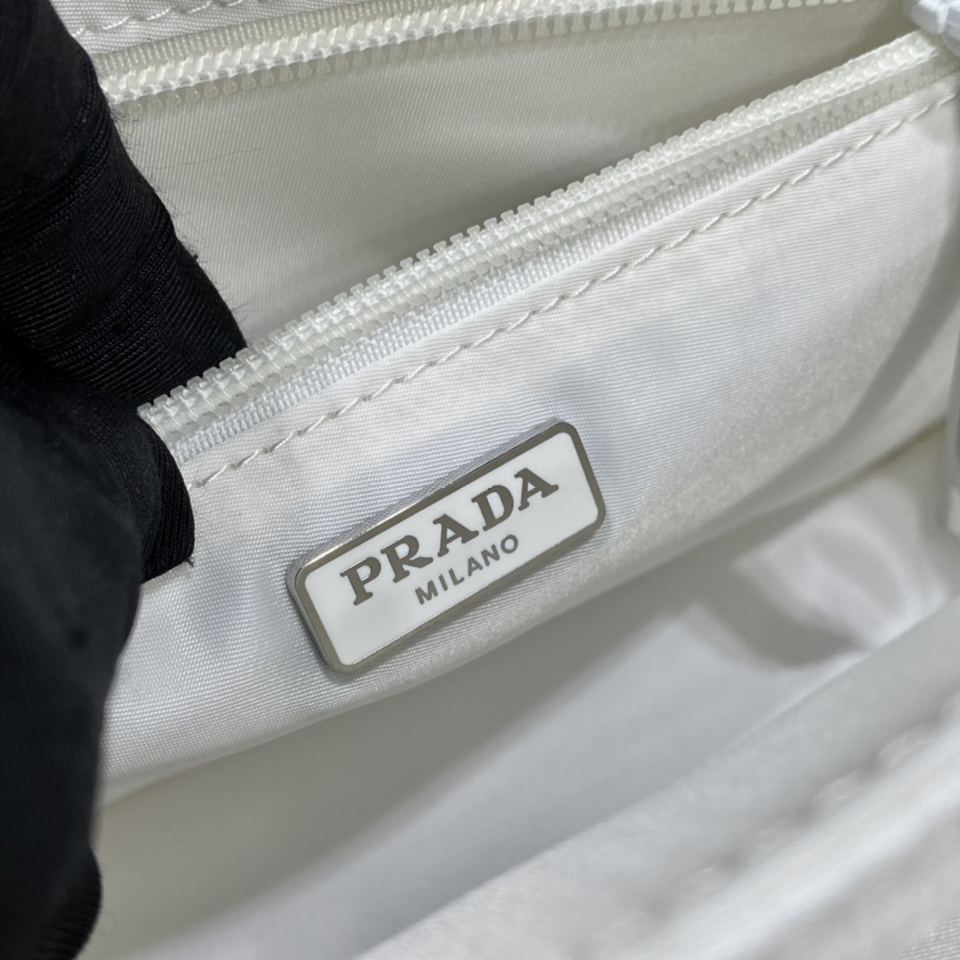 Pra*a small padded re-nylon shoulder bag