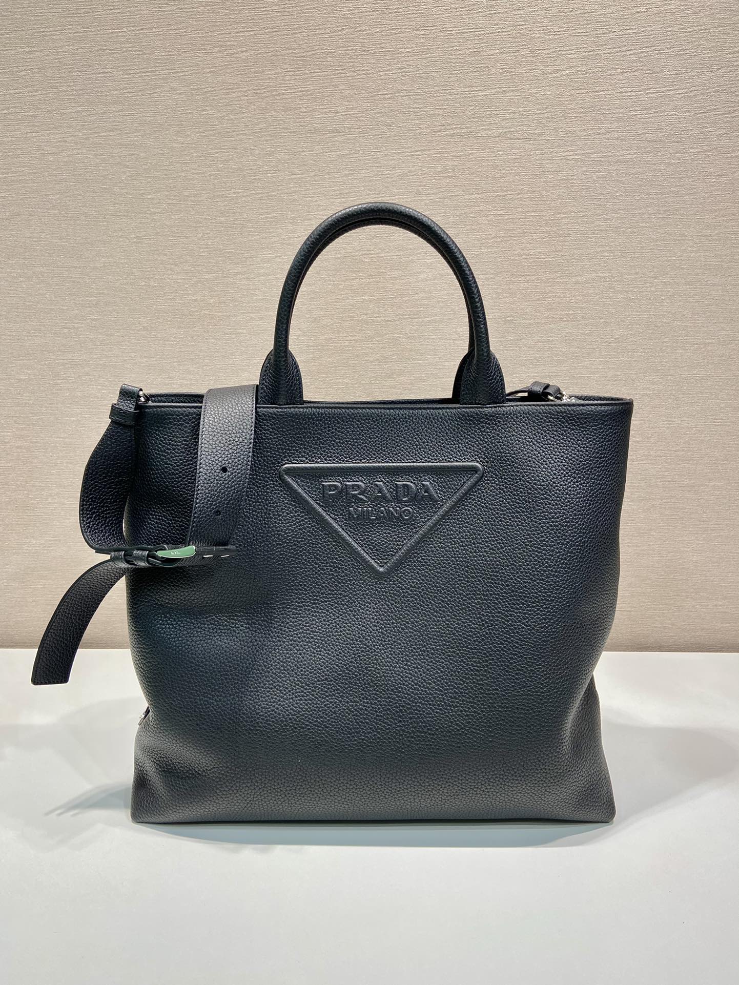 Pra*a leather tote
