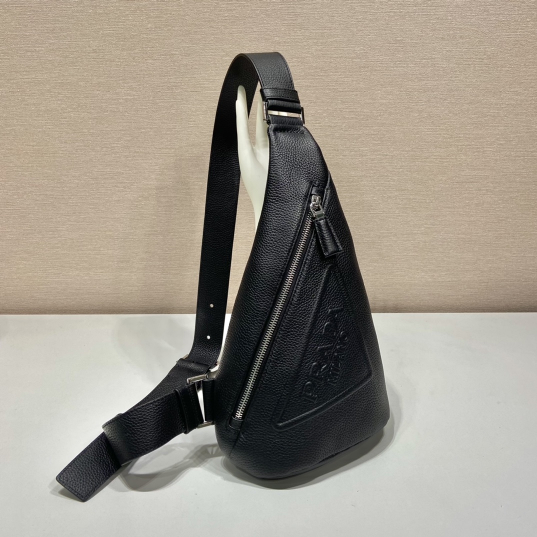 Pra*a cross leather bag