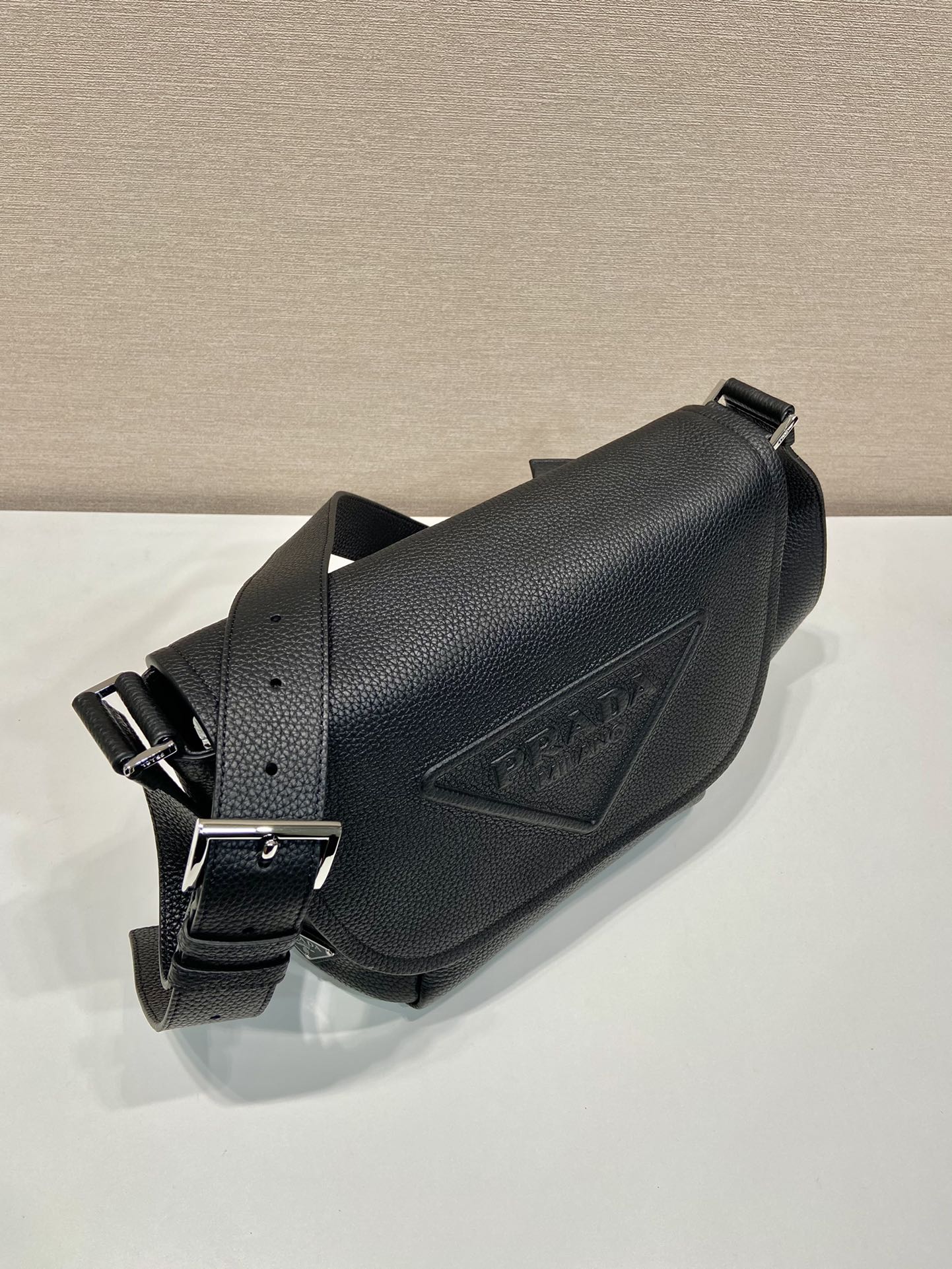 Pra*a leather bag with shoulder strap