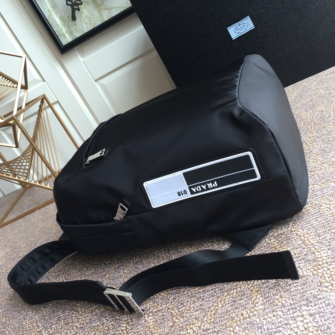Pra*a men backpack bag