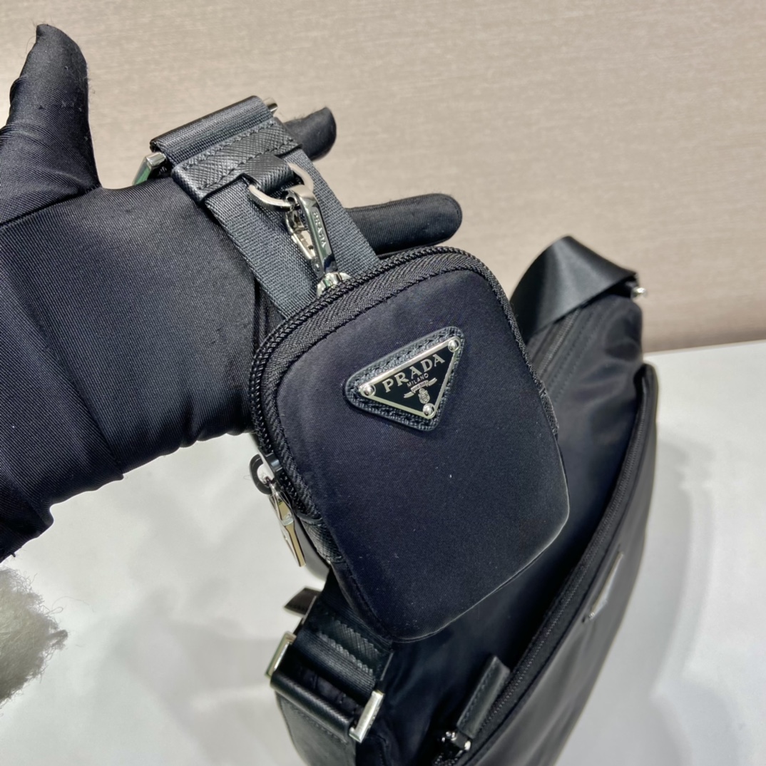 Pra*a re-nylon bag