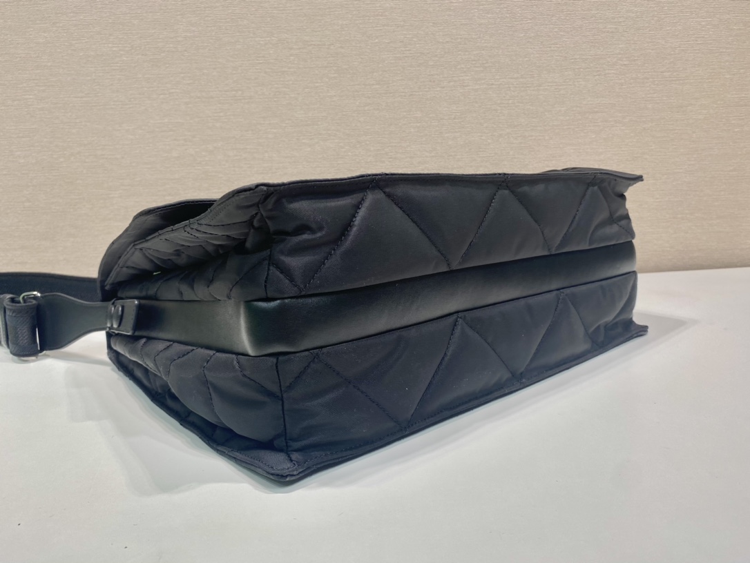 Pra*a black re-nylon large padded shoulder bag