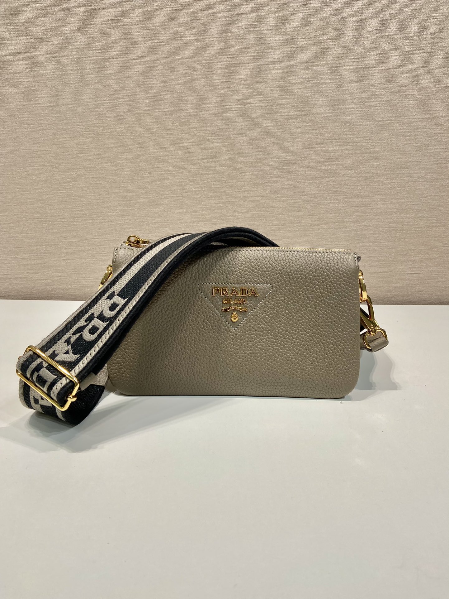 Pra*a leather shoulder bag