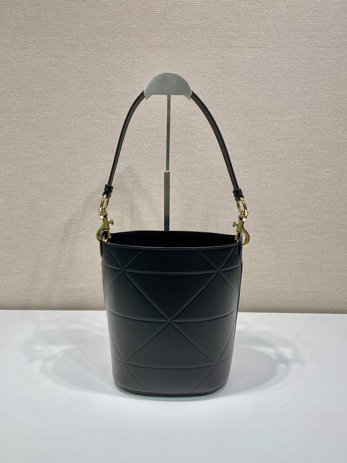 Pra*a leather bucket bag