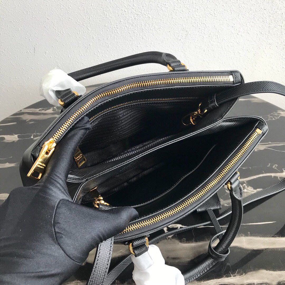 Pra*a galleria saffiano leather bag