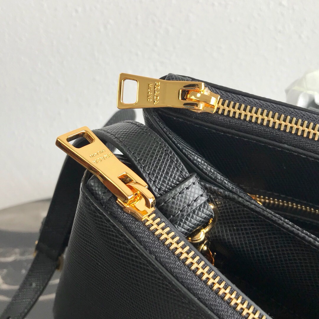 Pra*a galleria saffiano leather bag