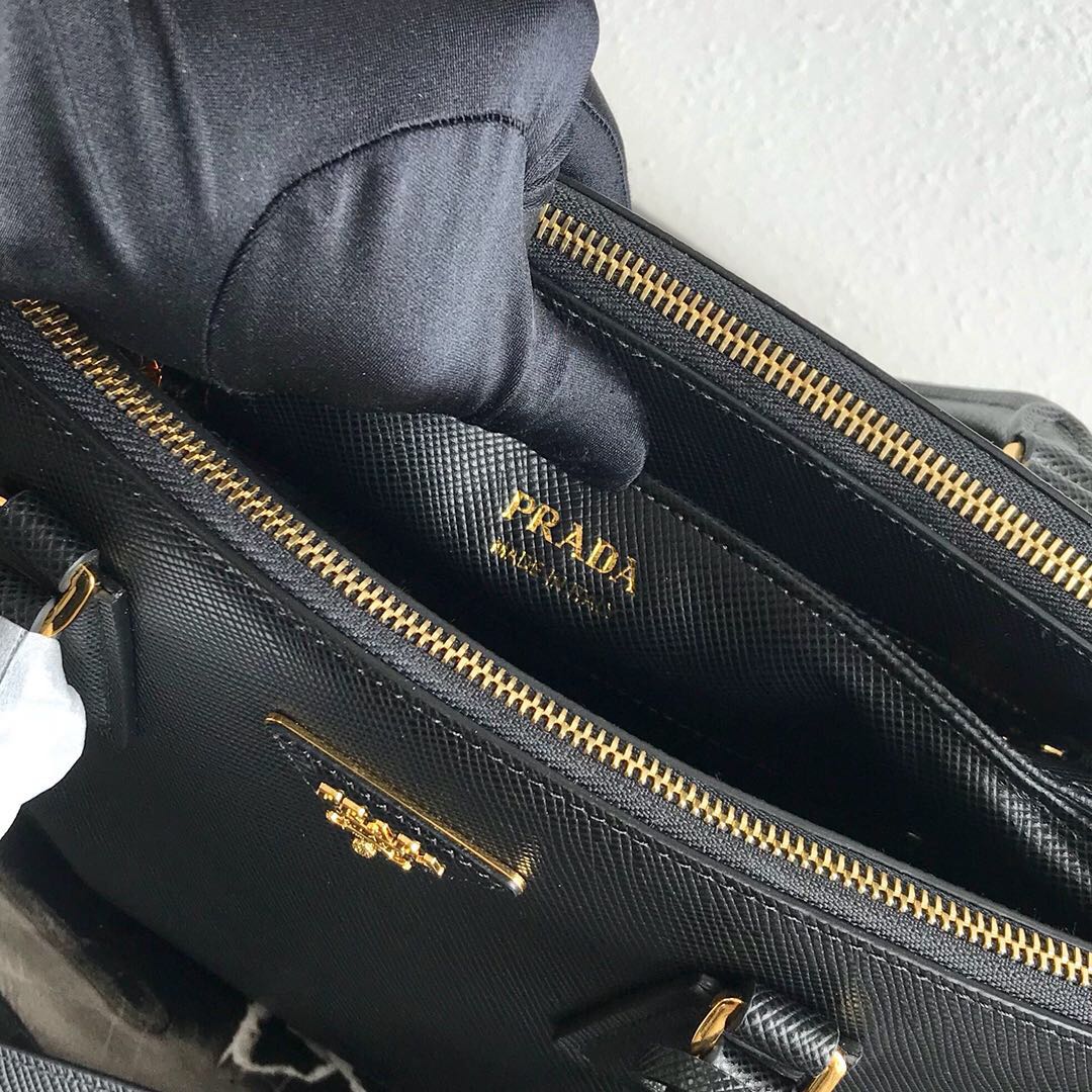Pra*a galleria saffiano leather bag