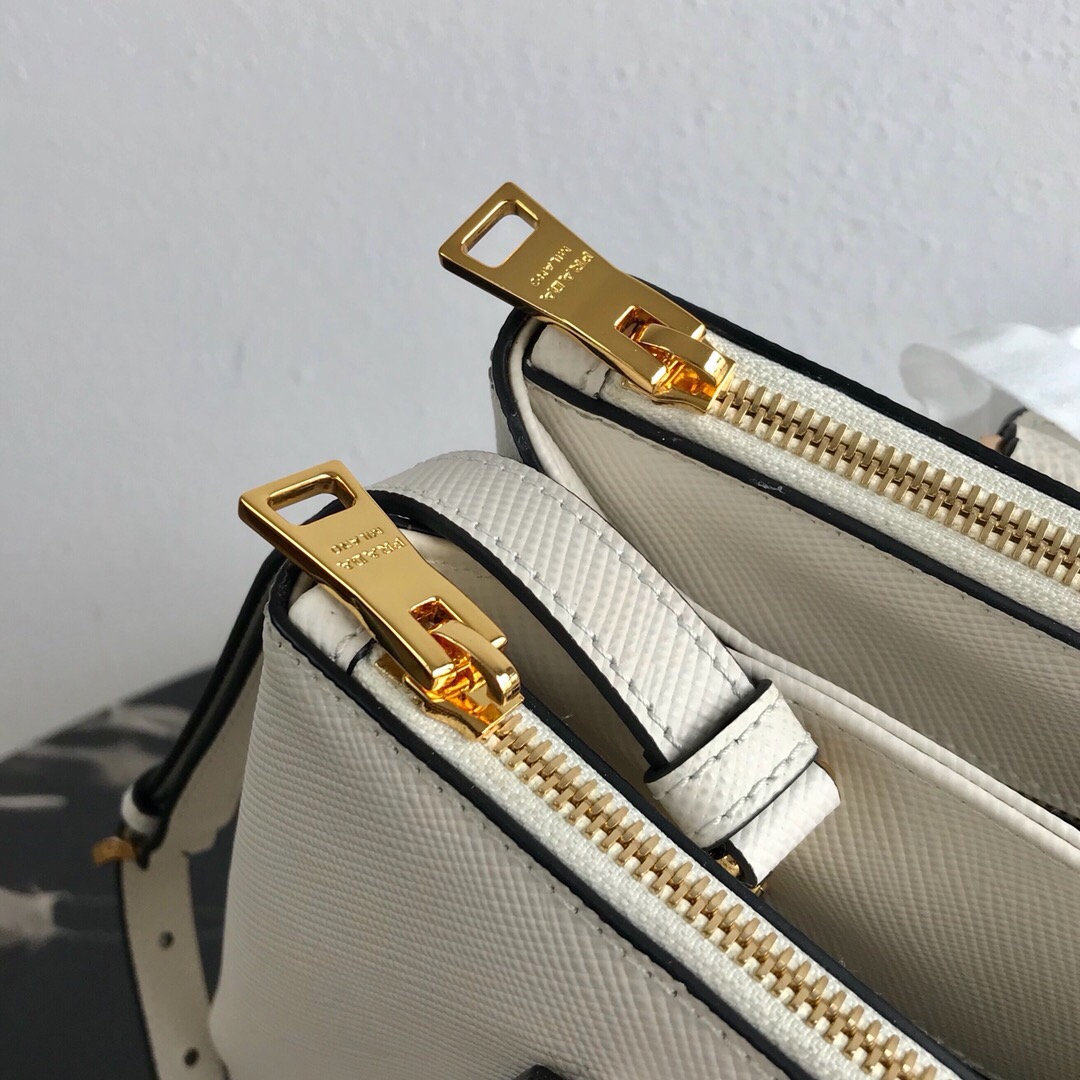 Pra*a galleria saffiano leather bag