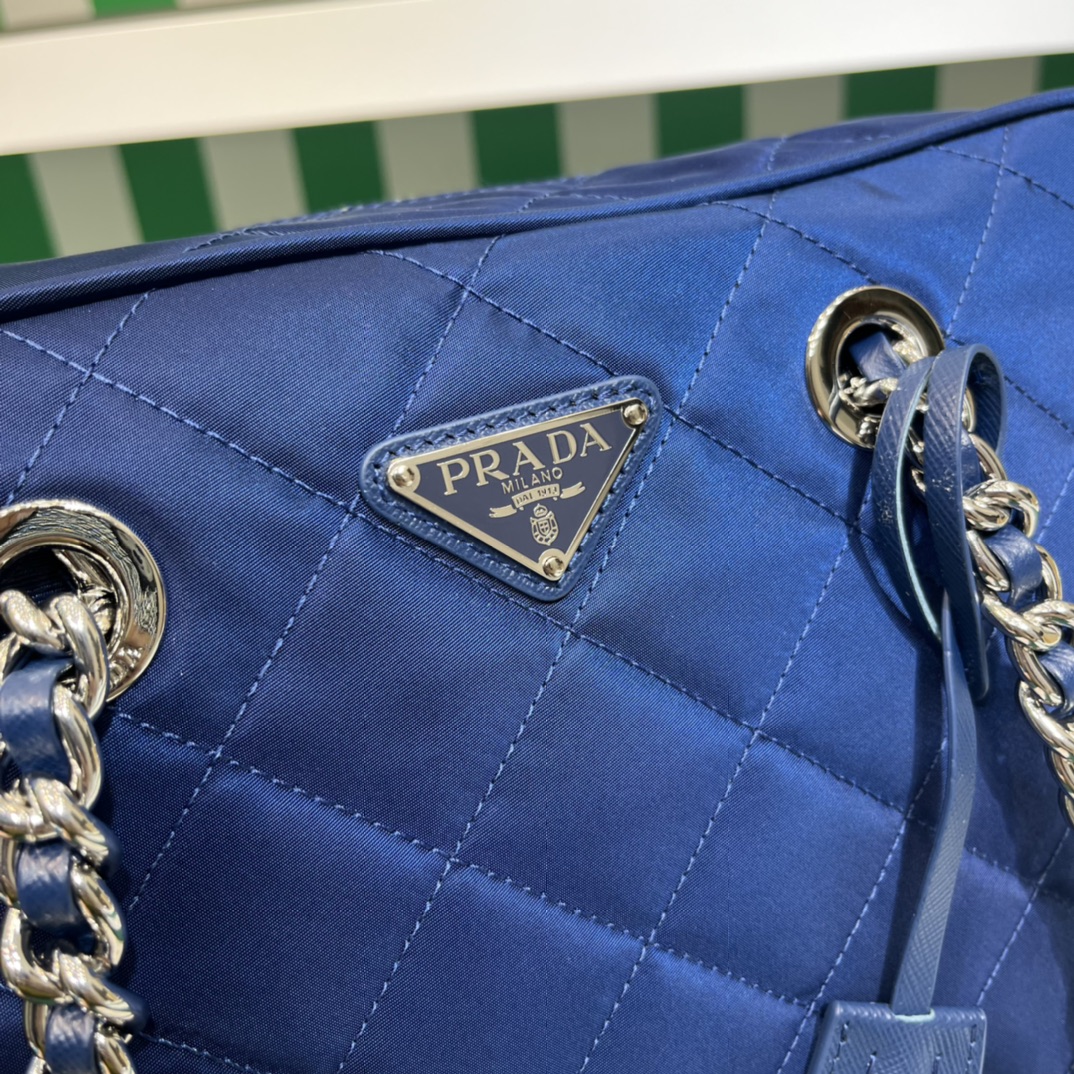 Pra*a handbag