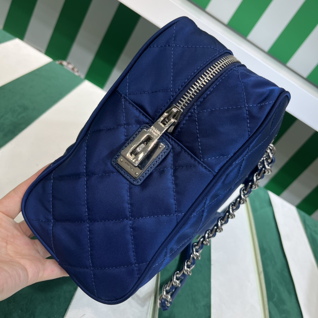 Pra*a handbag