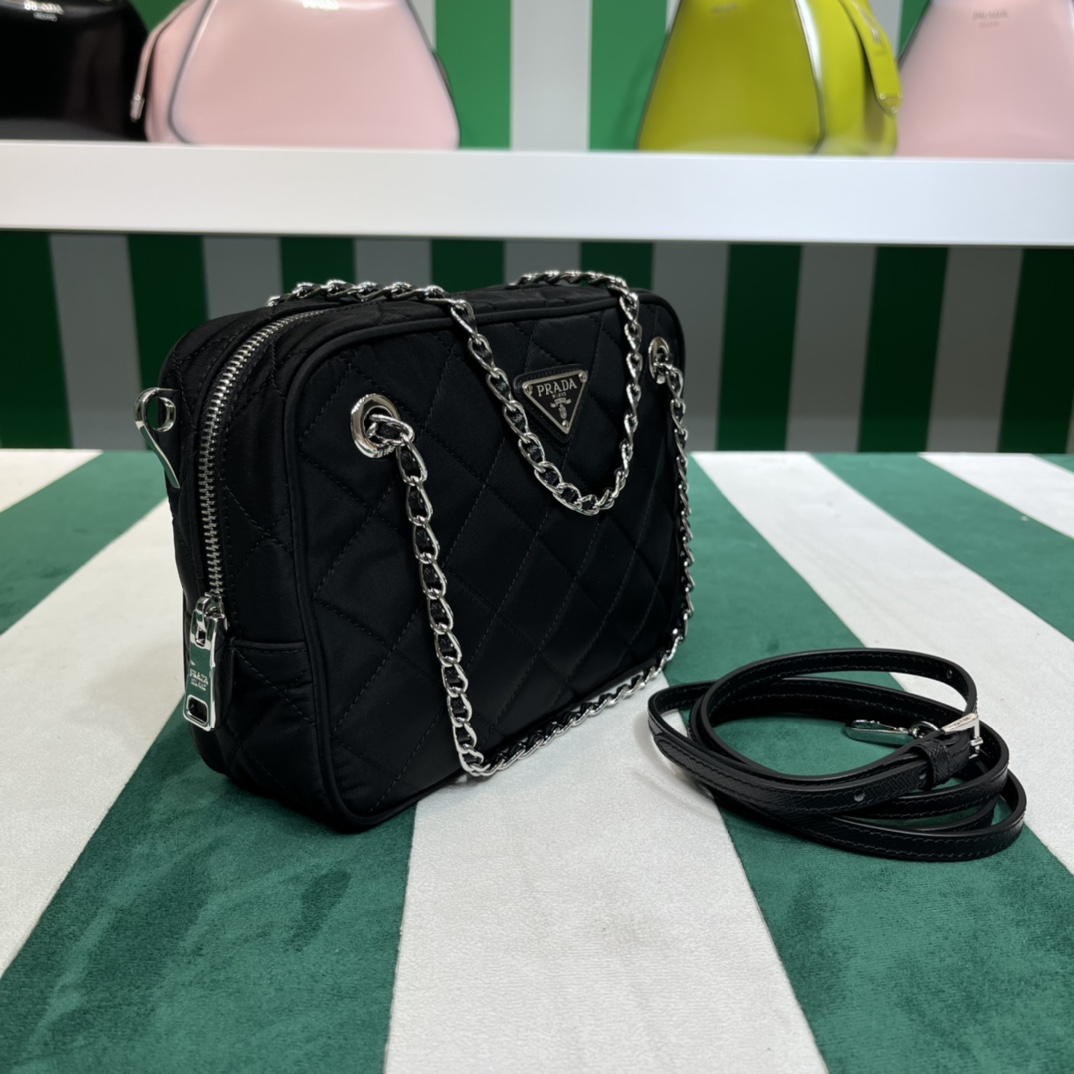 Pra*a re-edtion nylon quilted black triangle logo