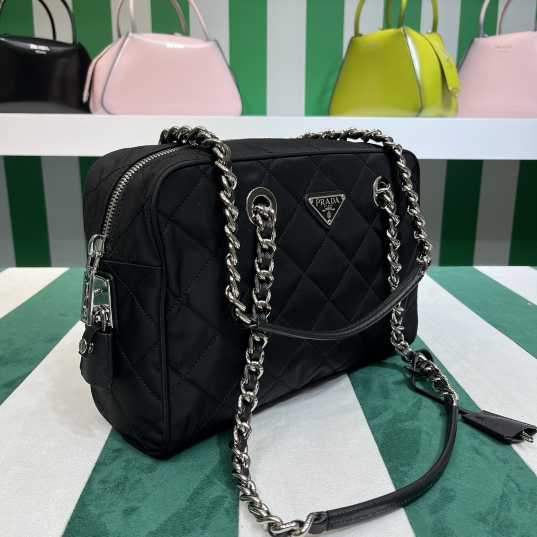 Pra*a vintage medium bag