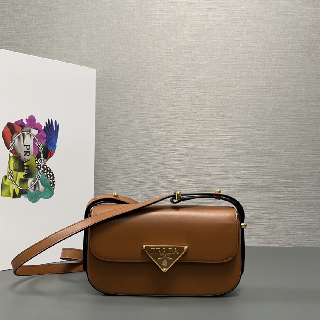 Pra*a leather shoulder bag
