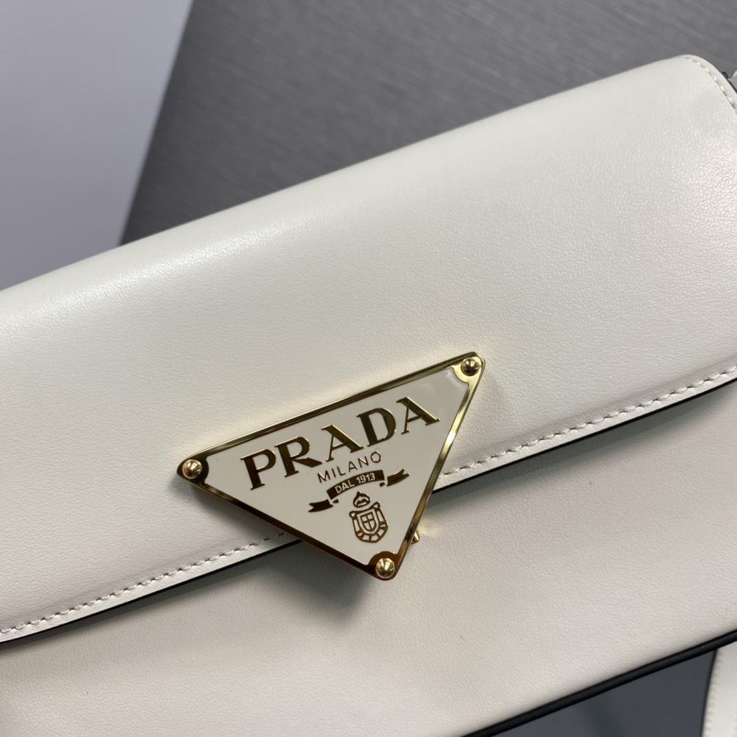Pra*a leather shoulder bag