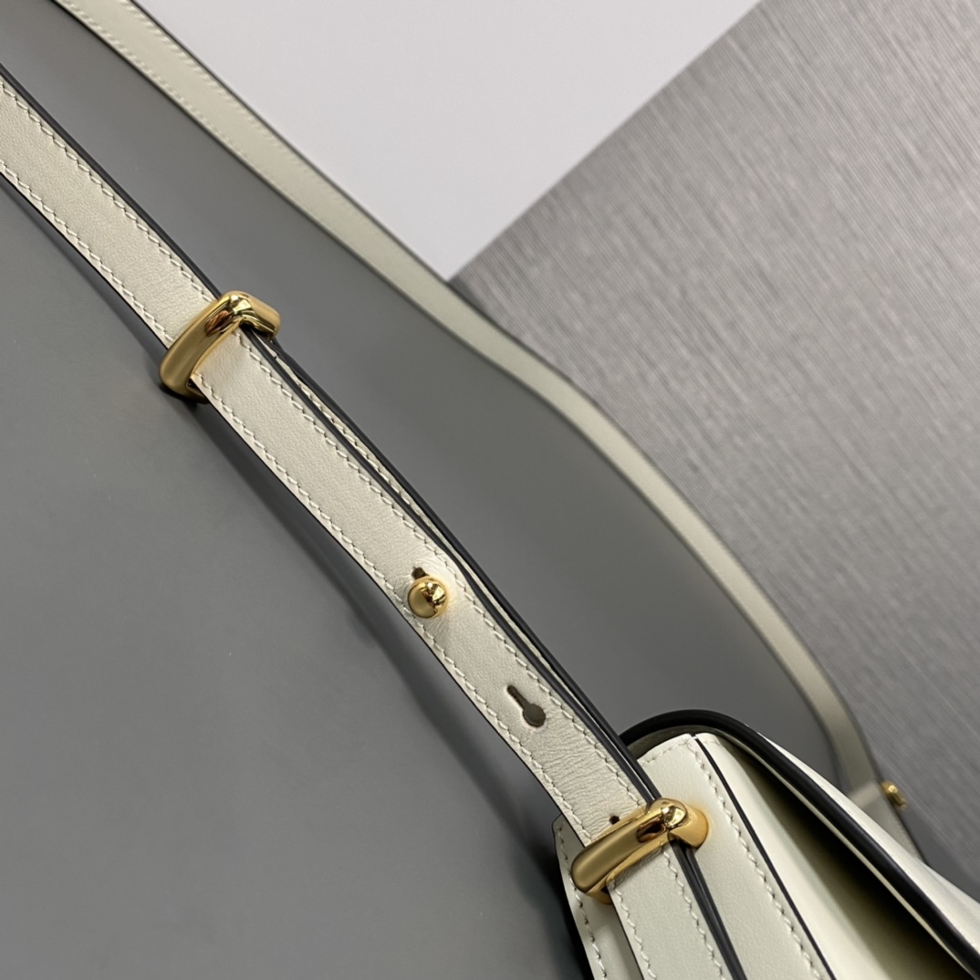 Pra*a leather shoulder bag