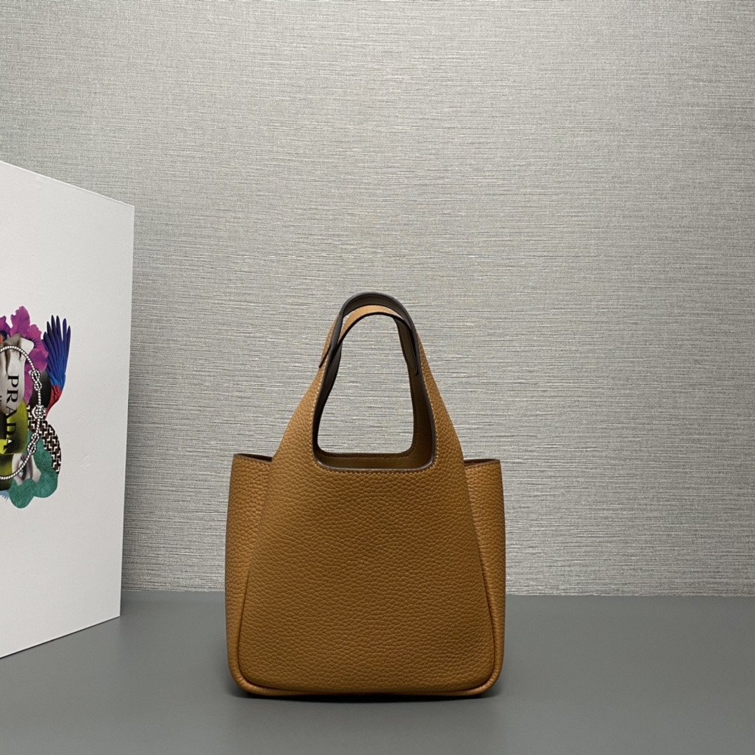Pra*a leather mini bag