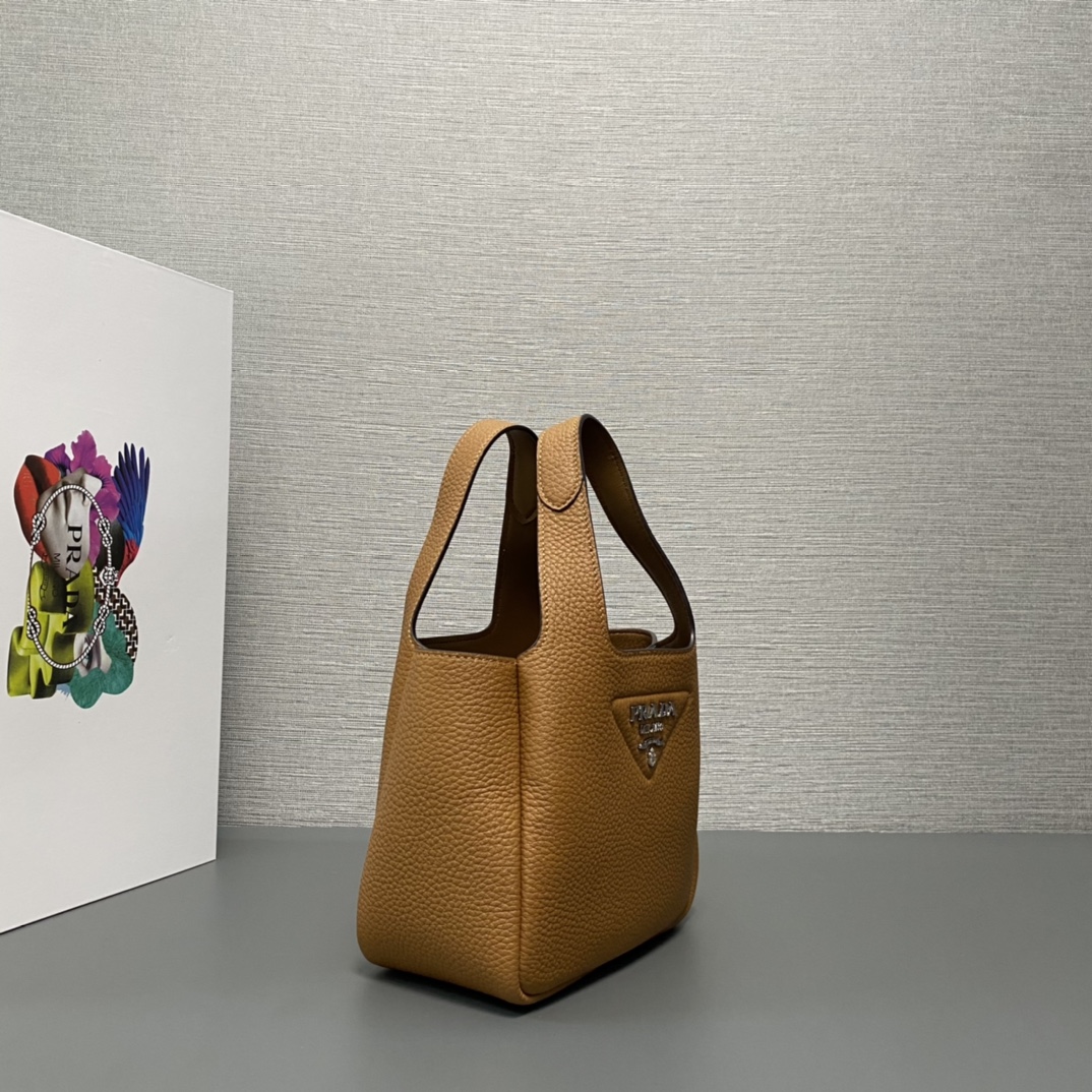 Pra*a leather mini bag