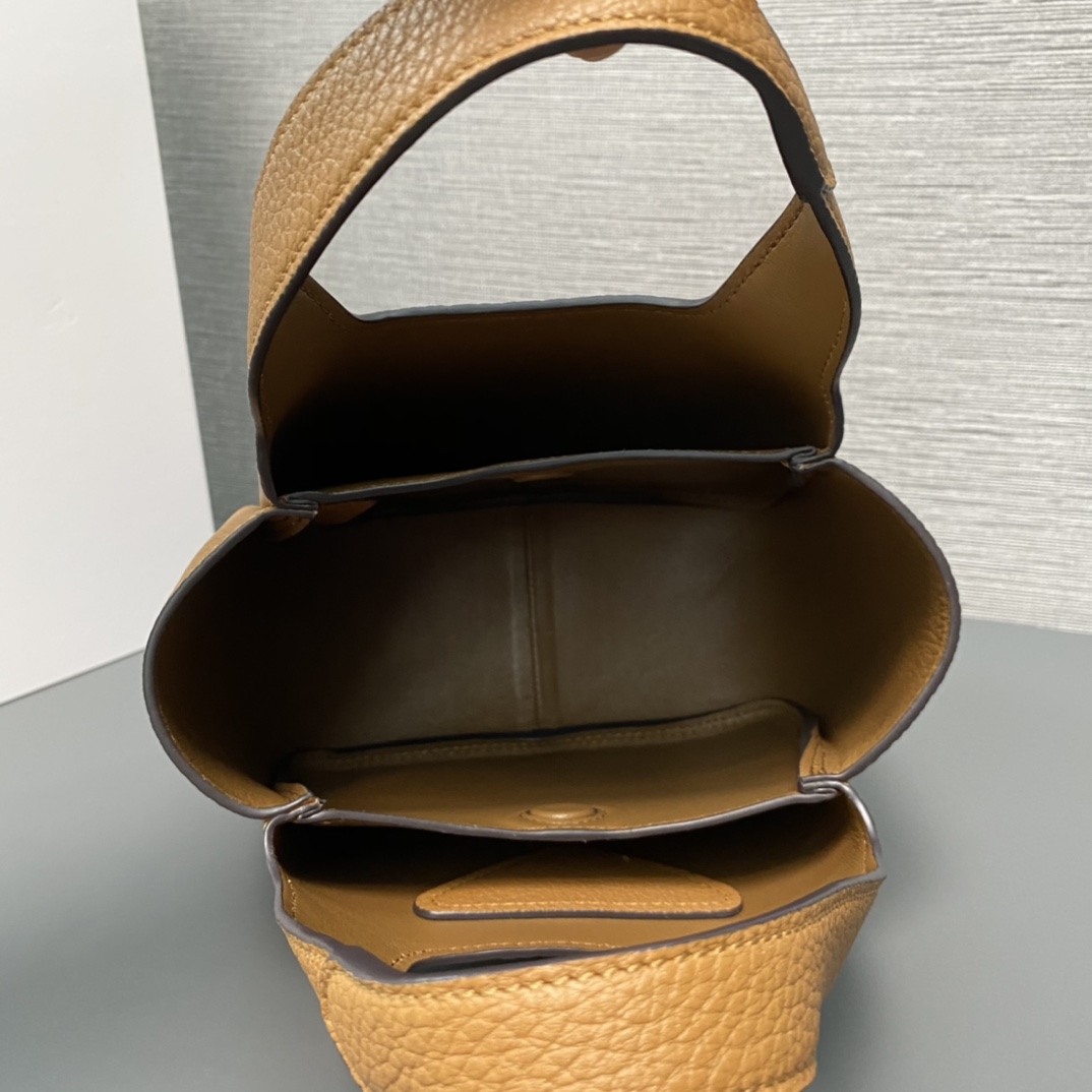 Pra*a leather mini bag