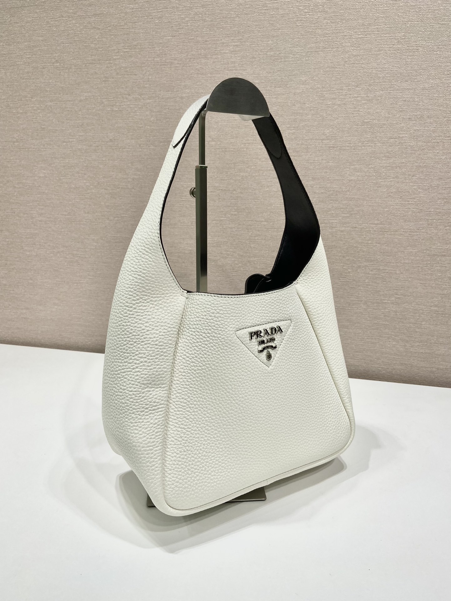 Pra*a leather handbag