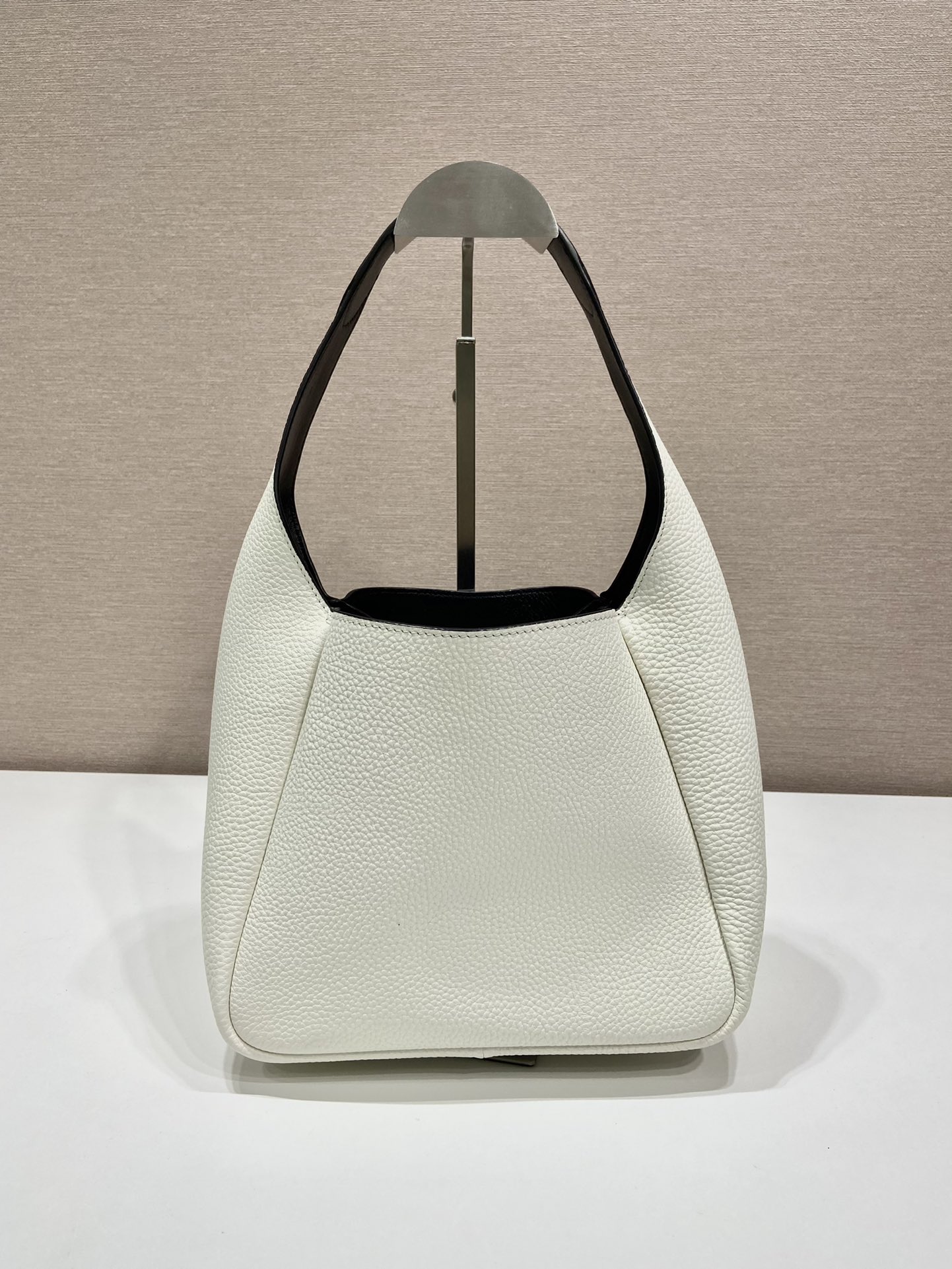 Pra*a leather handbag