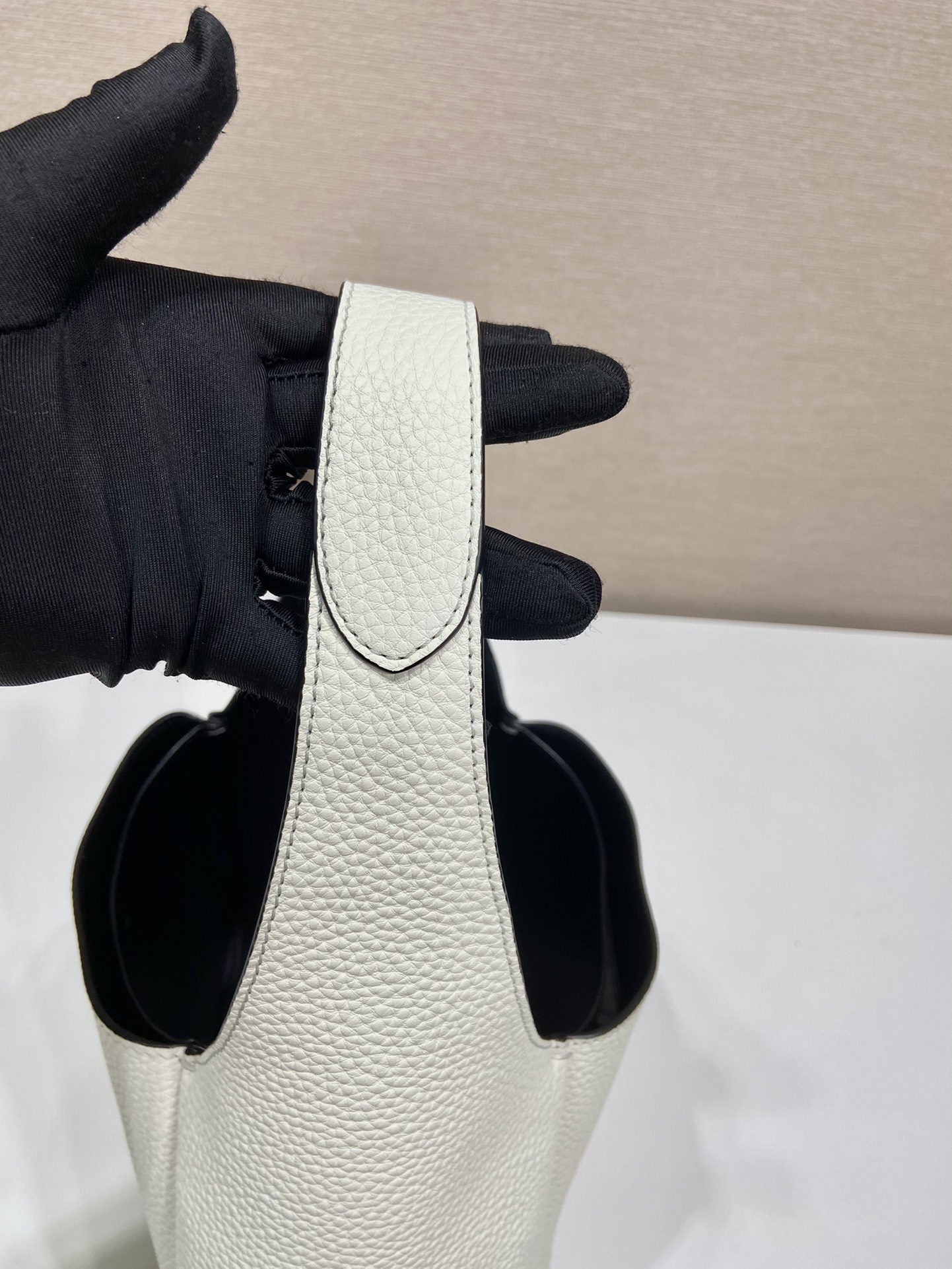 Pra*a leather handbag