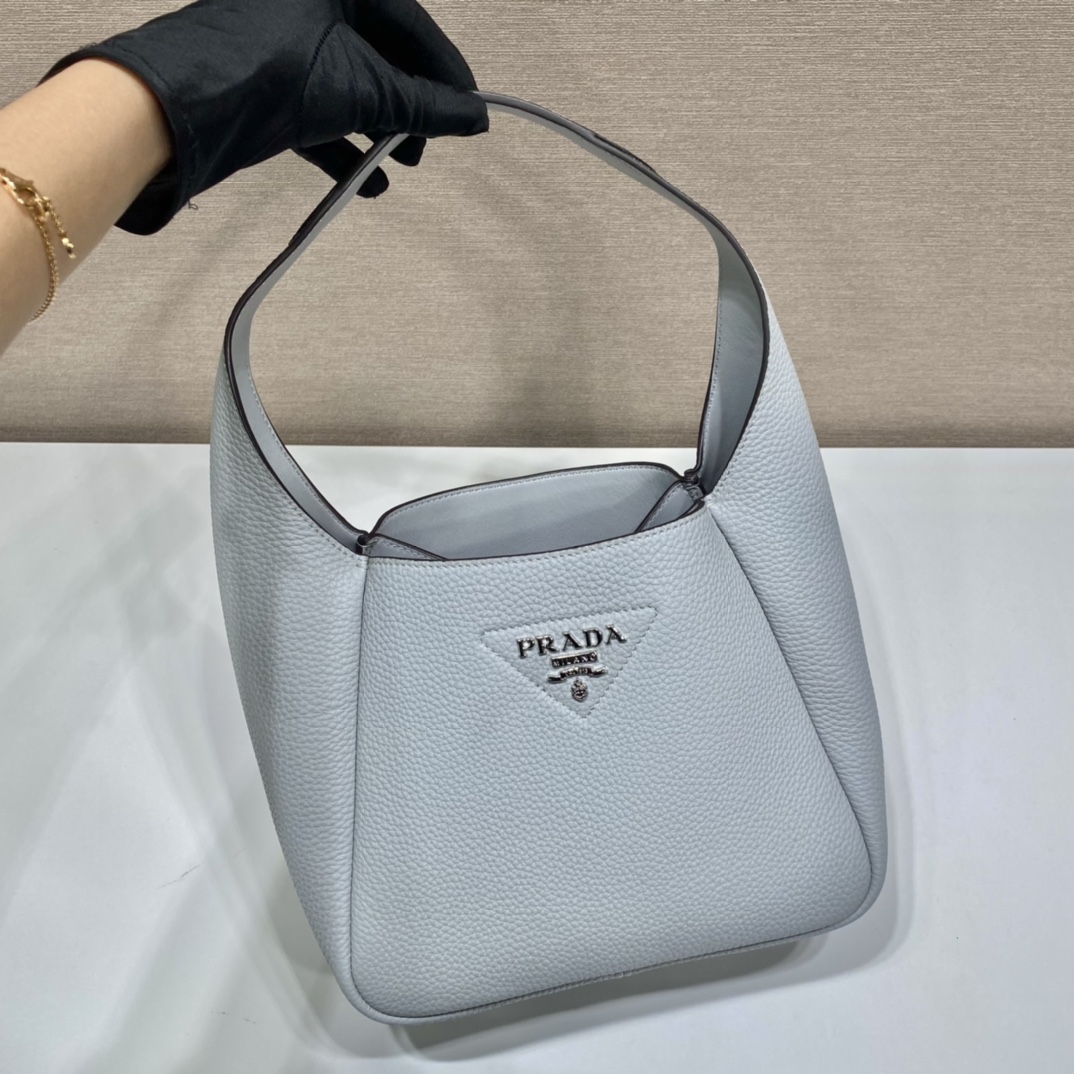 Pra*a leather handbag