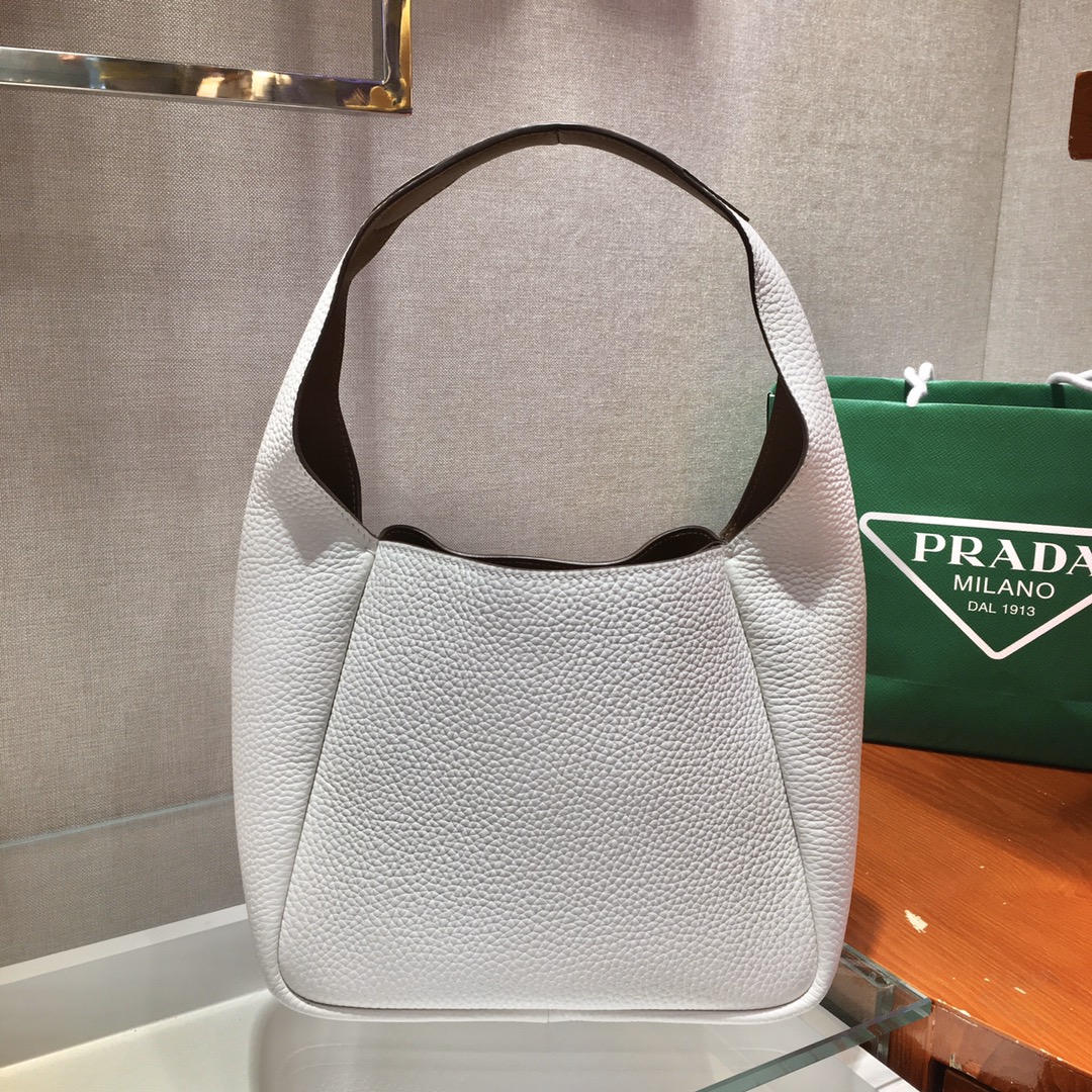Pra*a leather handbag