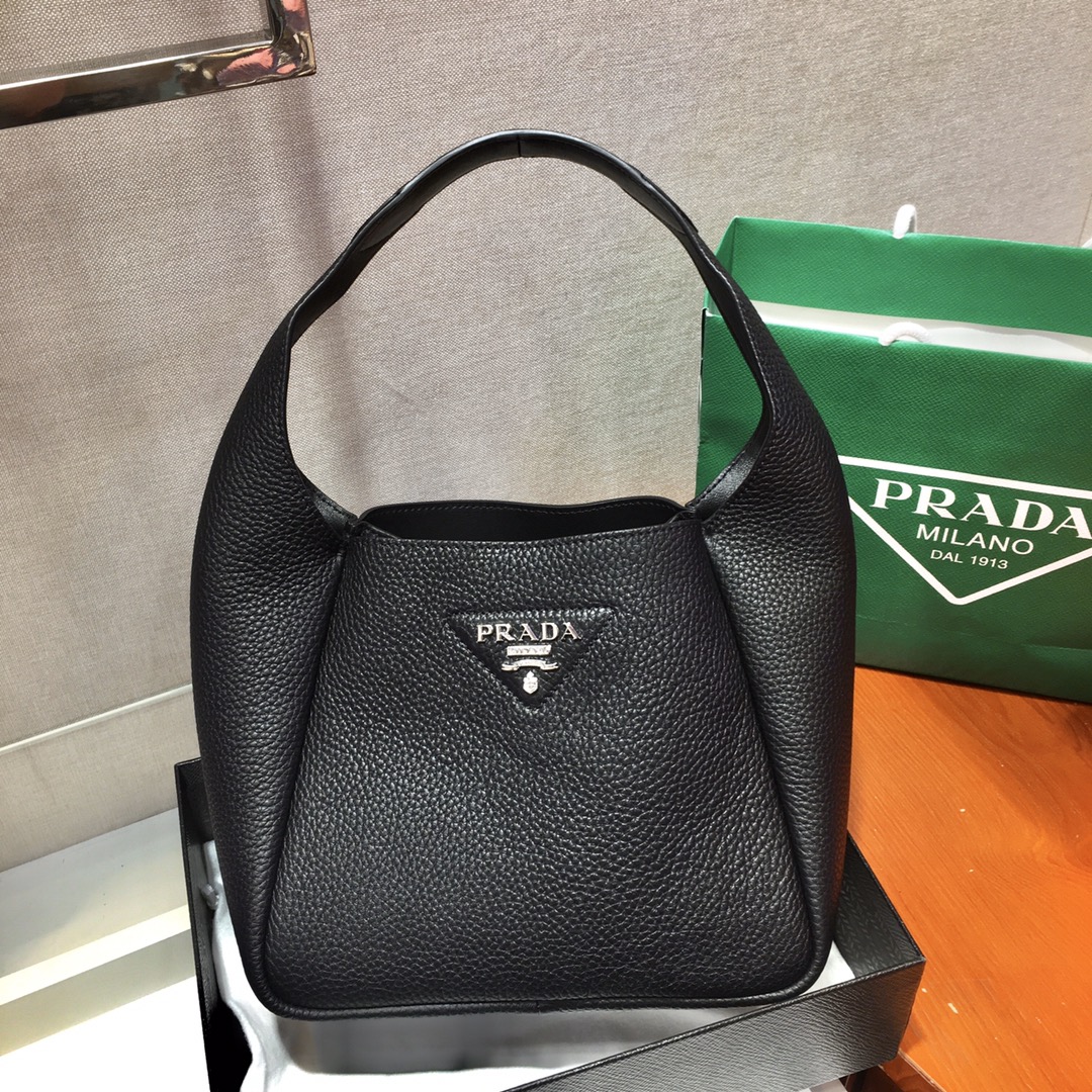 Pra*a leather handbag