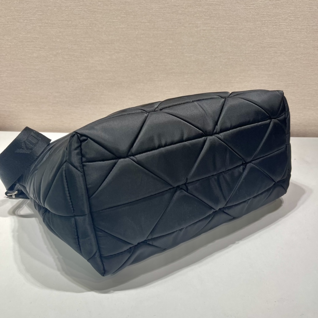 Pra*a  black re-nylon medium padded tote