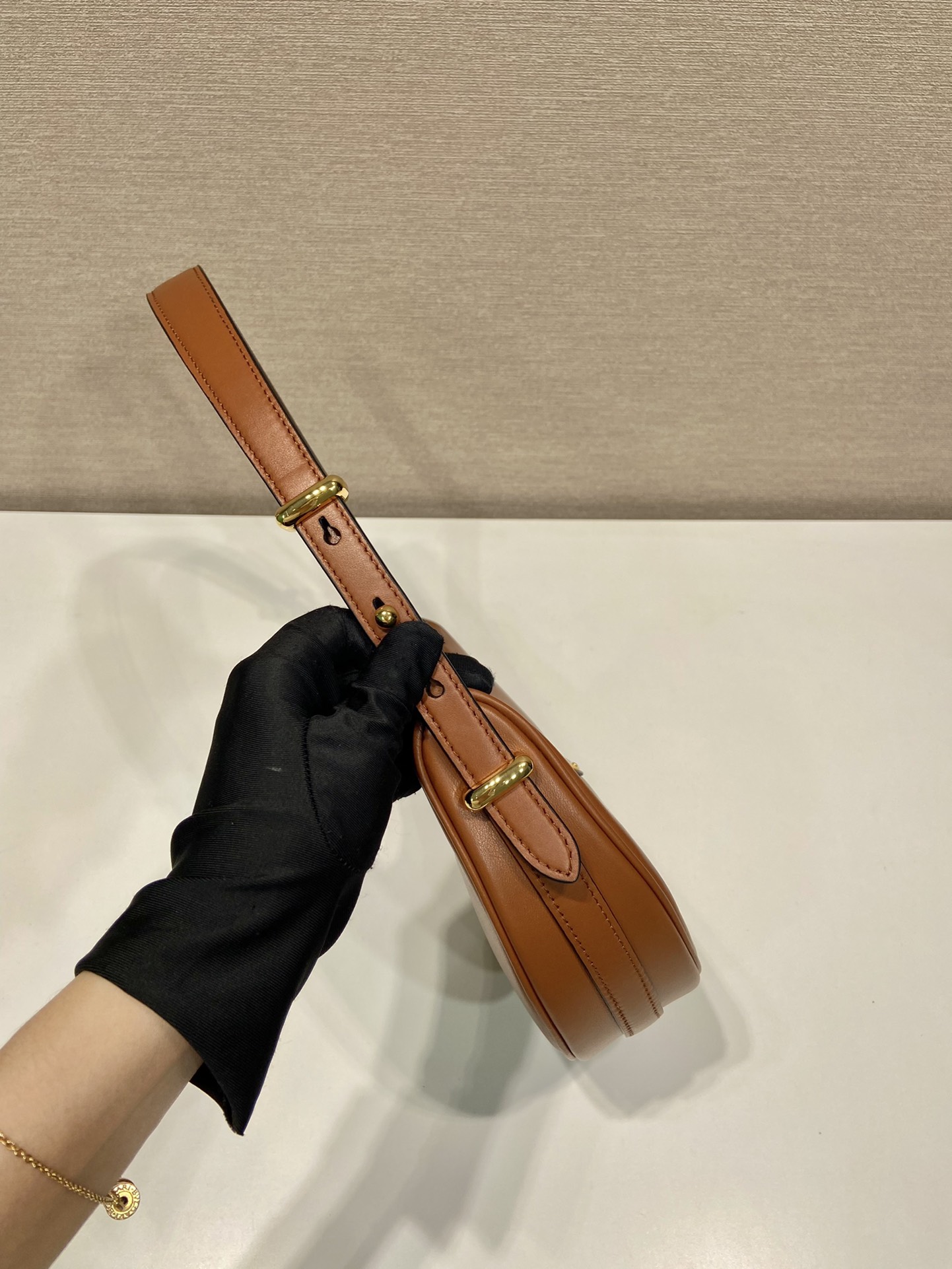 Pra*a arqué leather shoulder bag