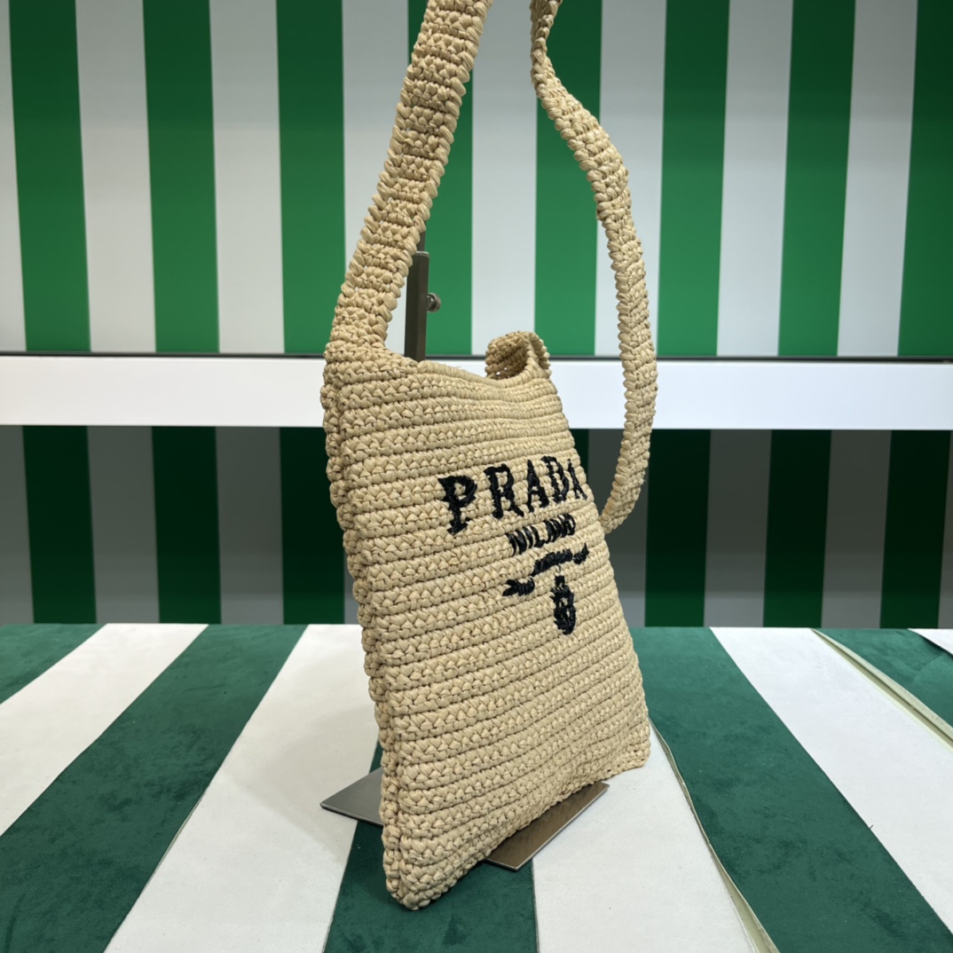 Pra*a crochet bag