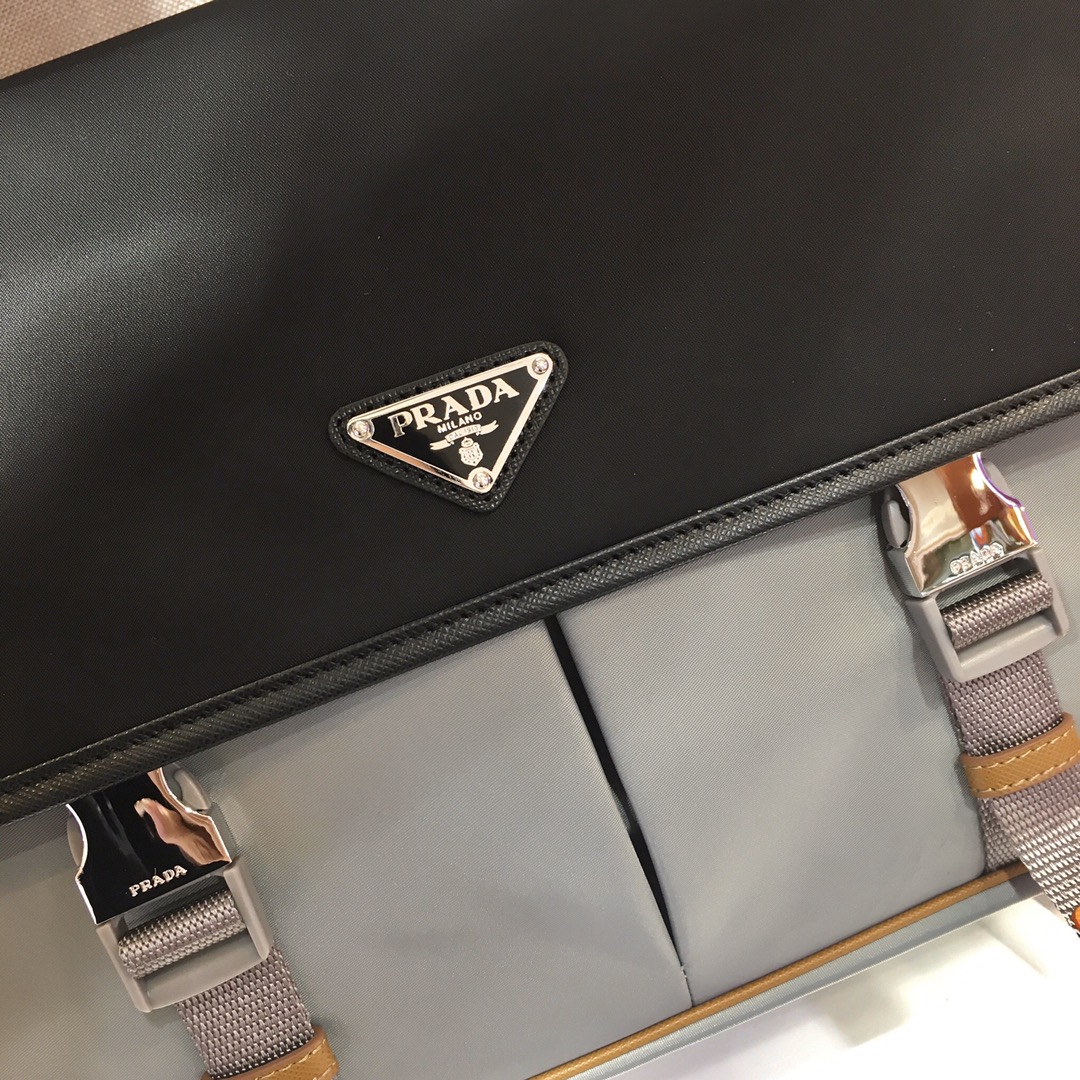 Pra*a re-nylon messenger bag