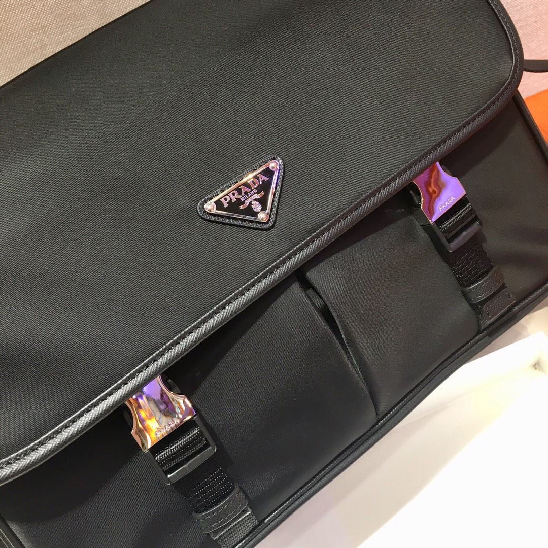 Pra*a re-nylon messenger bag