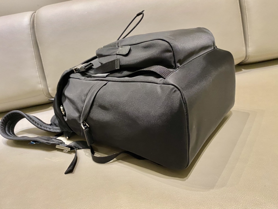 Pra*a  backpack