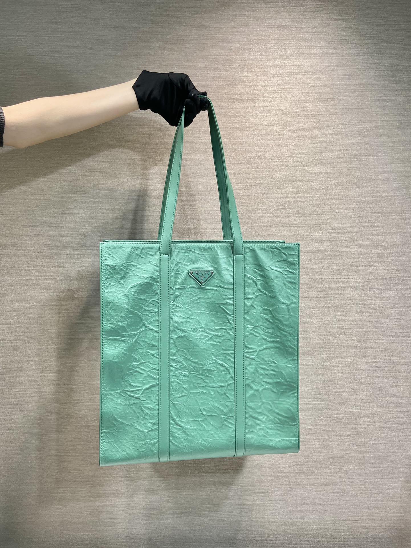 Pra*a medium antique nappa leather tote bag