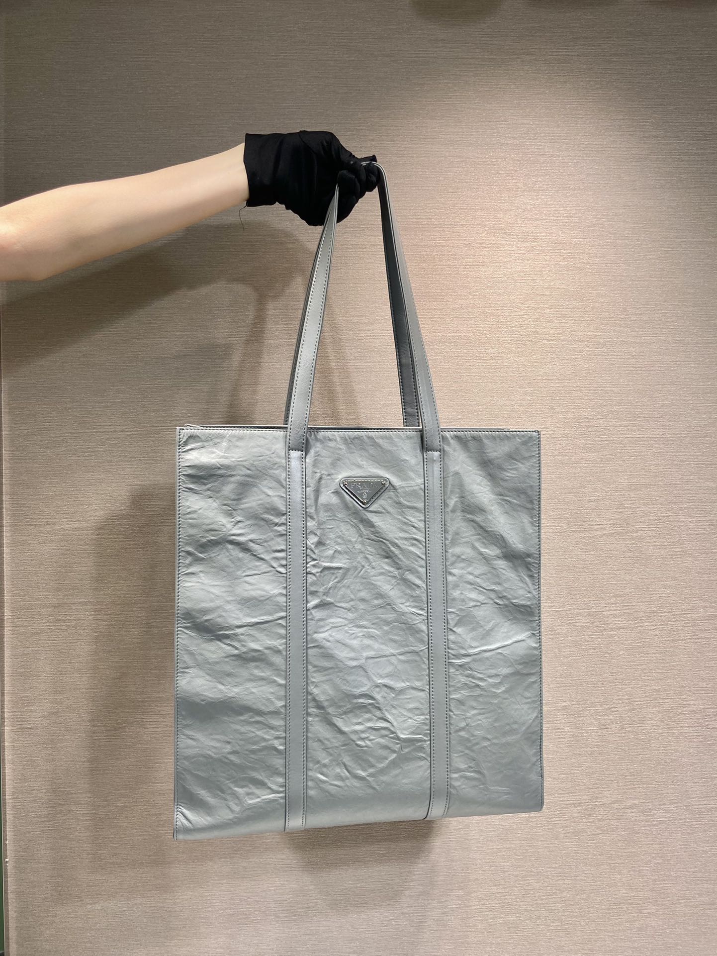 Pra*a medium antique nappa leather tote bag