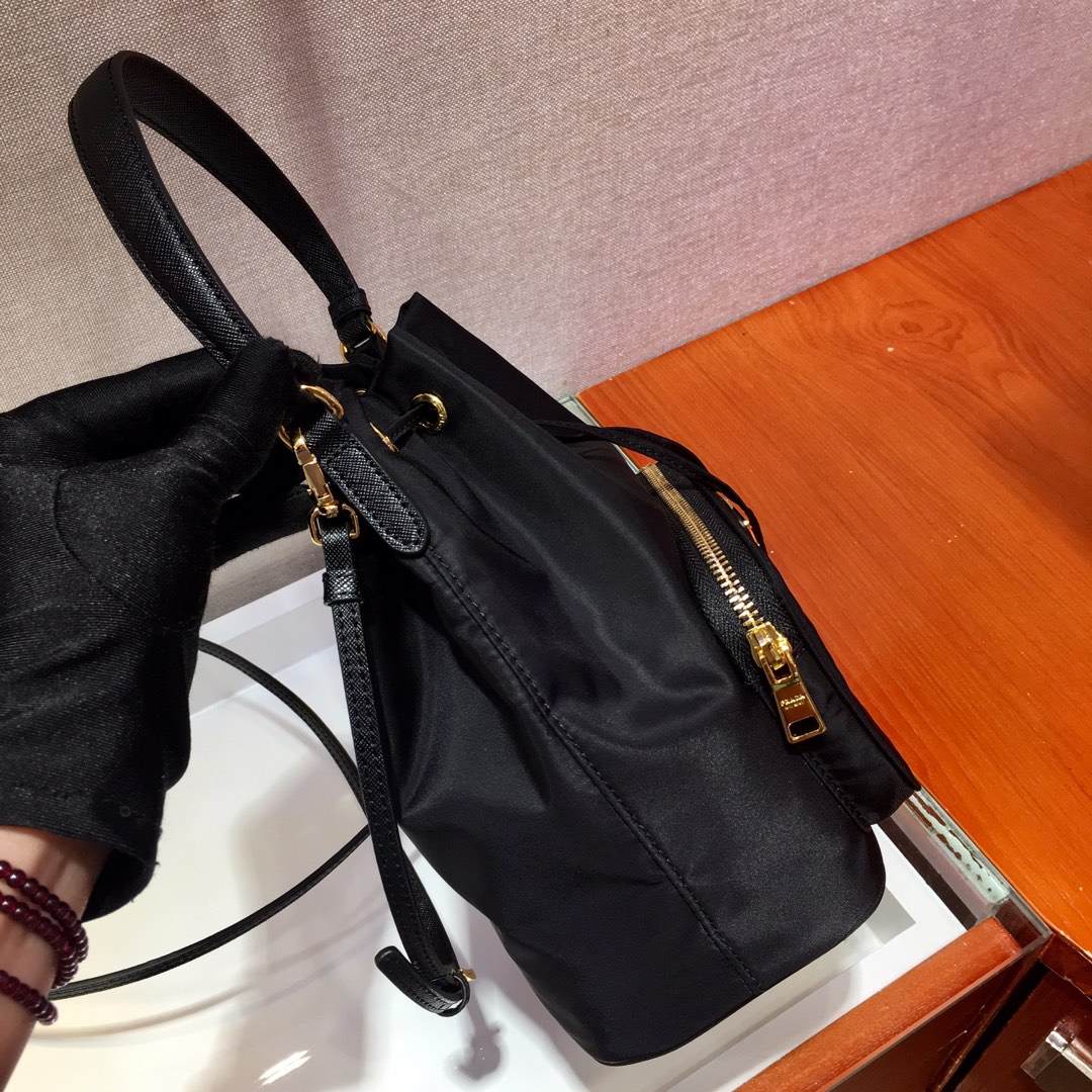 Pra*a duet re-nylon bucket bag