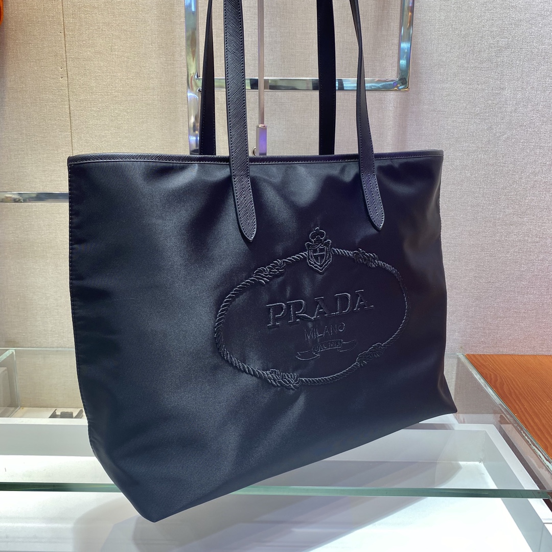 Pra*a nylon tote bag