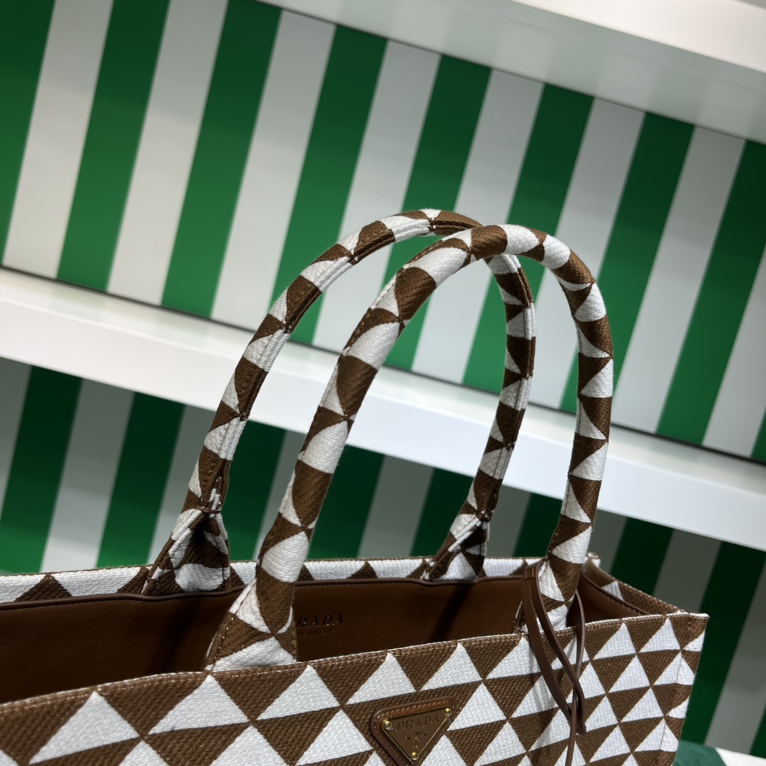 Pra*a symbole embroidered fabric tote bag